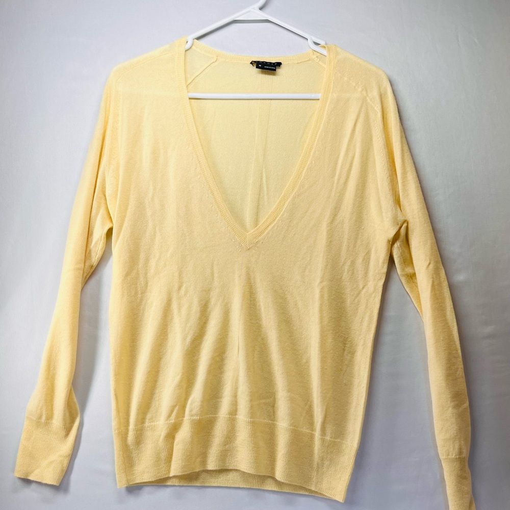 Theory Soft Yellow V-Neck Sweater‎